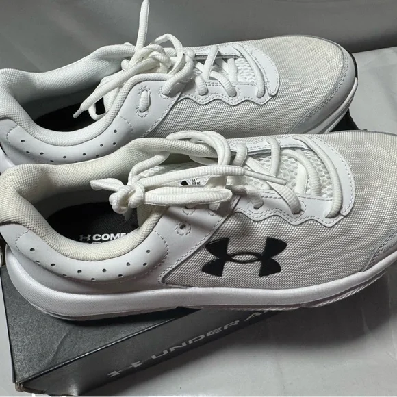 Under Armour White and Black Athletic Shoes - Picture 4 of 11